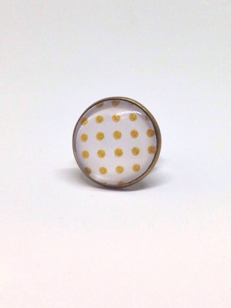 Runder Cabochon-Ring, - Weißgoldene Tupfen, Zeitlos von ByMinily