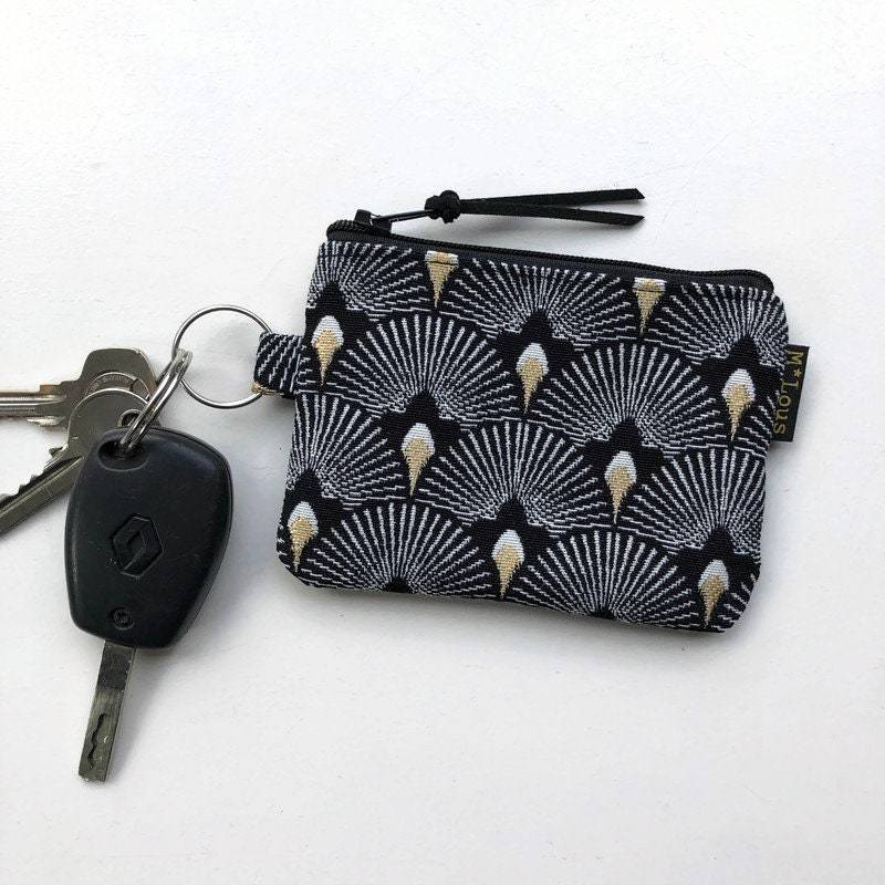 Kleine Schwarz-Weiße Schlüsselanhänger Geldbörse Portemonnaie Kleingeldetui Retro Minimalistisch Mlous Kleine Schwarz-Weiße Schlüsselanhänger Geldbörse Portemonnaie Kleingeldetui Retro Minimalistisch Mlous von ByMlous