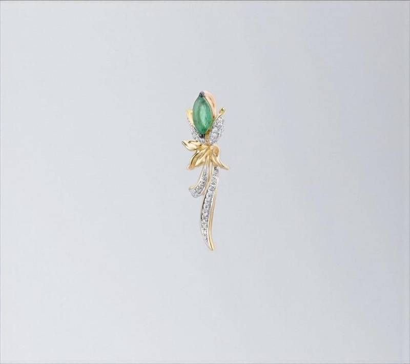 14K Gelbgold Smaragd & Diamant Anhänger Halskette Charm 14K Gelbgold Smaragd & Diamant Anhänger Halskette Charm von ByMoonJewels