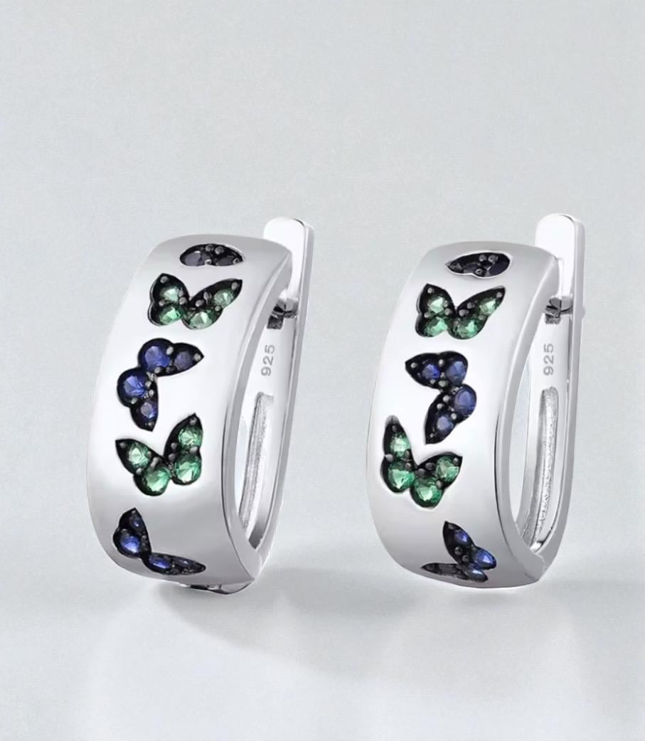 925 Silber Ohrringe Mit Funkelnden Blauen Und Grünen Spinell - Zartes Schmetterling Design 925 Silber Ohrringe Mit Funkelnden Blauen Und Grünen Spinell - Zartes Schmetterling Design von ByMoonJewels
