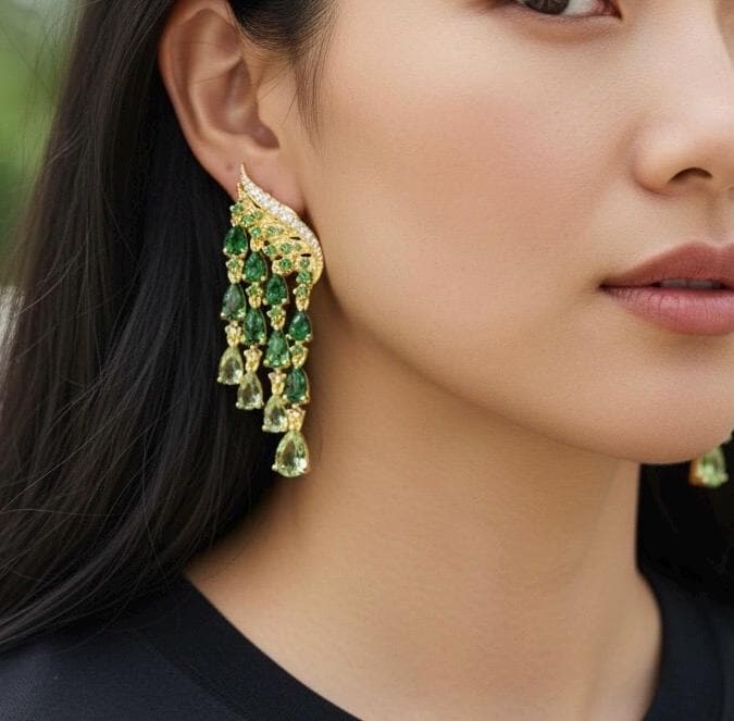 Grüne Glas Spinell Sterling Silber Ohrringe | Ombre Regentropfen Design von ByMoonJewels