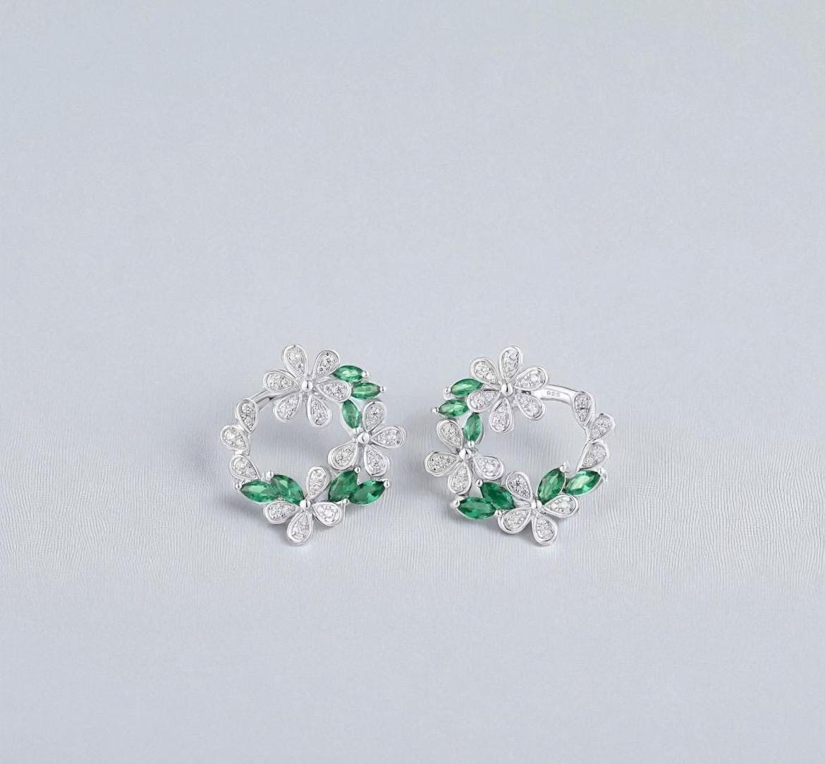 Handgemachte Sterling Silber Blumen Ohrringe Grüner Spinell & Weiß Cz, Braut Handgemachte Sterling Silber Blumen Ohrringe Grüner Spinell & Weiß Cz, Braut von ByMoonJewels