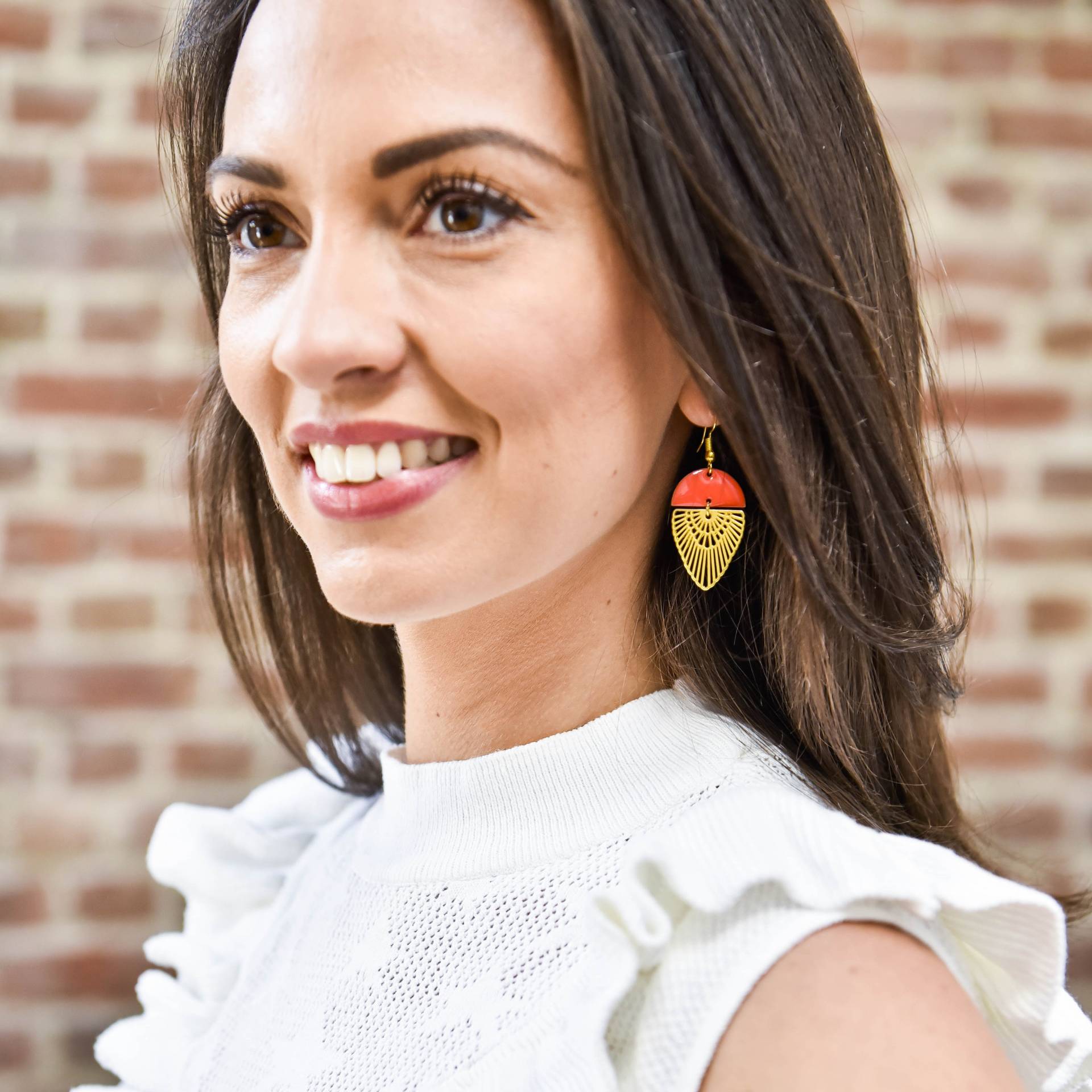 Art-Deco-Ohrringe Matt Vergoldet Und Emailliert Mit Pailletten, Halb Helle Koralle Gold - Frühling, Sommer Geschenk Für Frauen Valentinstag von ByNatM