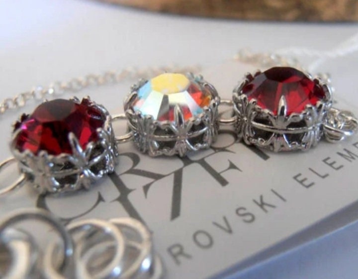 Rubin Strass Armband Art Deco Platinum Filigran Swarovski Kristall von ByParisie