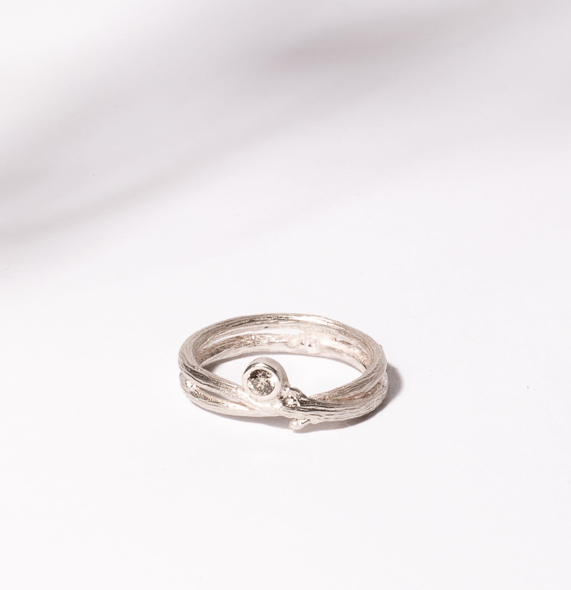 Gewickelt Silber Zweigring Mit Brillant Gewickelt Silber Zweigring Mit Brillant von ByRoseBerlin