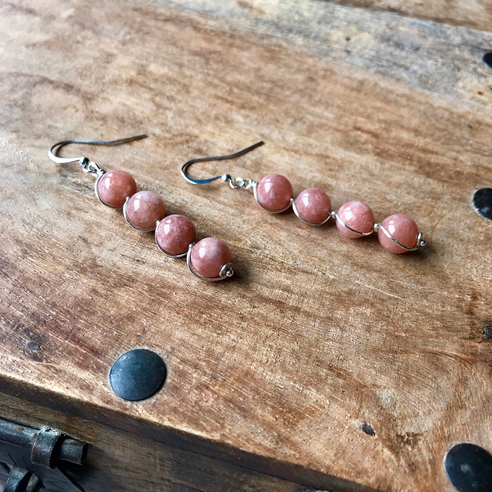Sonnenstein Tropfen Ohrringe Versilberter Draht-Gewickelter Edelstein Schmuck Sonnenstein Tropfen Ohrringe Versilberter Draht-Gewickelter Edelstein Schmuck von BySaraJewellery