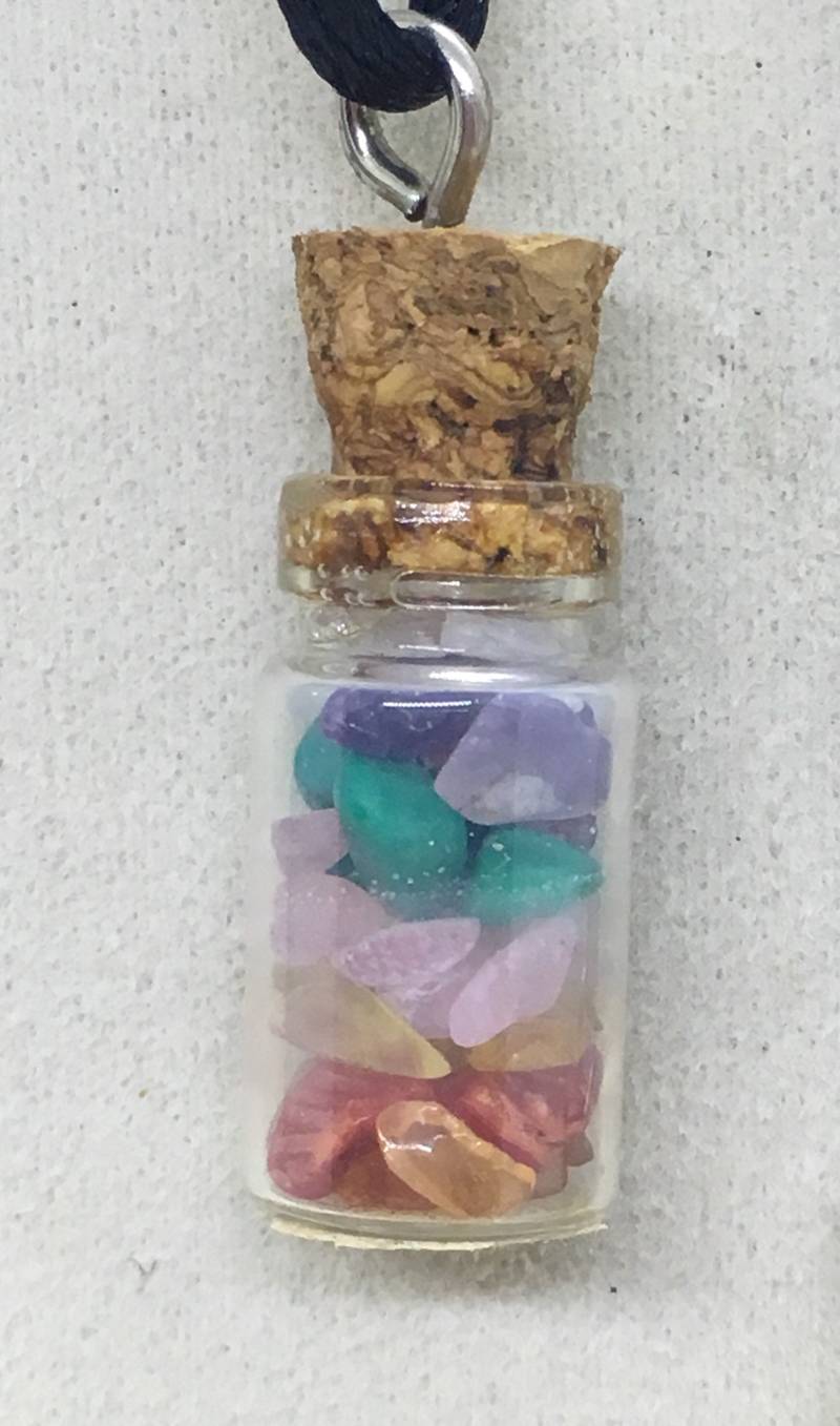 Chakra, Trank Flasche, Glas Anhänger Halskette, Chakra Steine, Spiritueller Schmuck von BySarafin