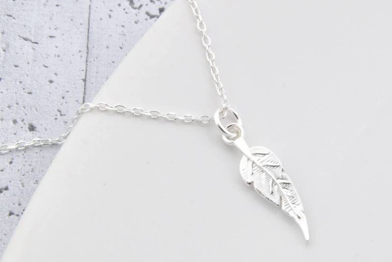 Feder Halskette, Sterling Silber Boho Geschenk Für Sie von BySendiJewelry