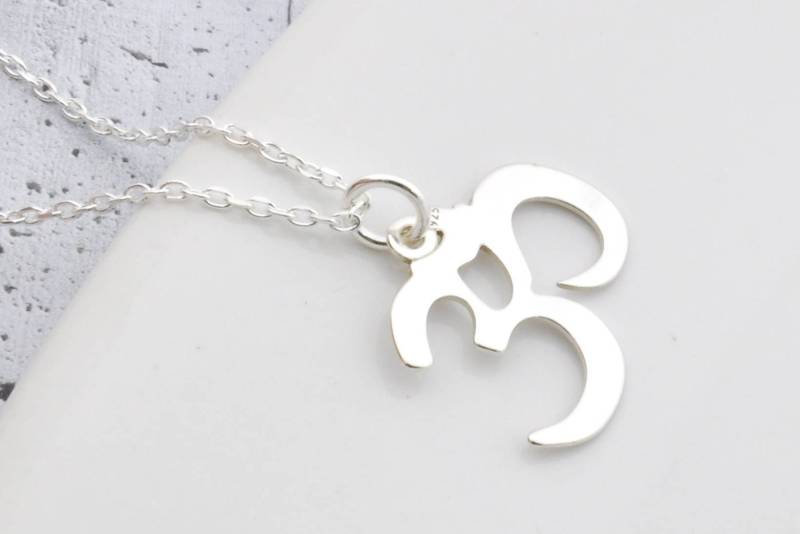 Handgemachte Silber Om Halskette, Om Anhänger, Armband, Geschenk Für Beste Freundin von BySendiJewelry