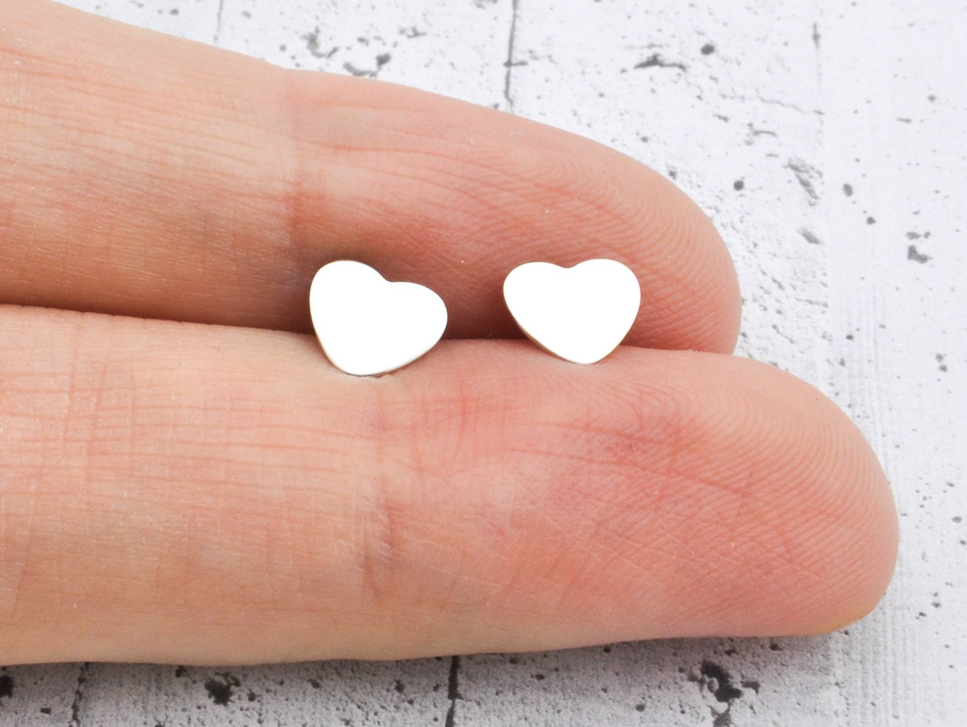 Herz Ohrringe, Sterling Silber Kleine Ohrstecker, Sommer Geschenk Für Sie von BySendiJewelry