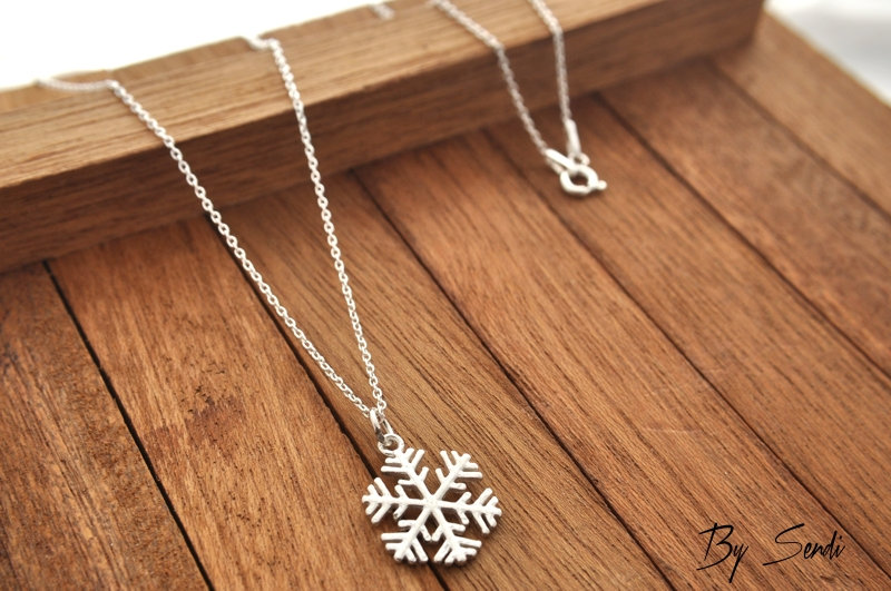 Schneeflocke Halskette, Sterling Silber Winter Geschenk Für Sie, Beste Weihnachtsgeschenk von BySendiJewelry