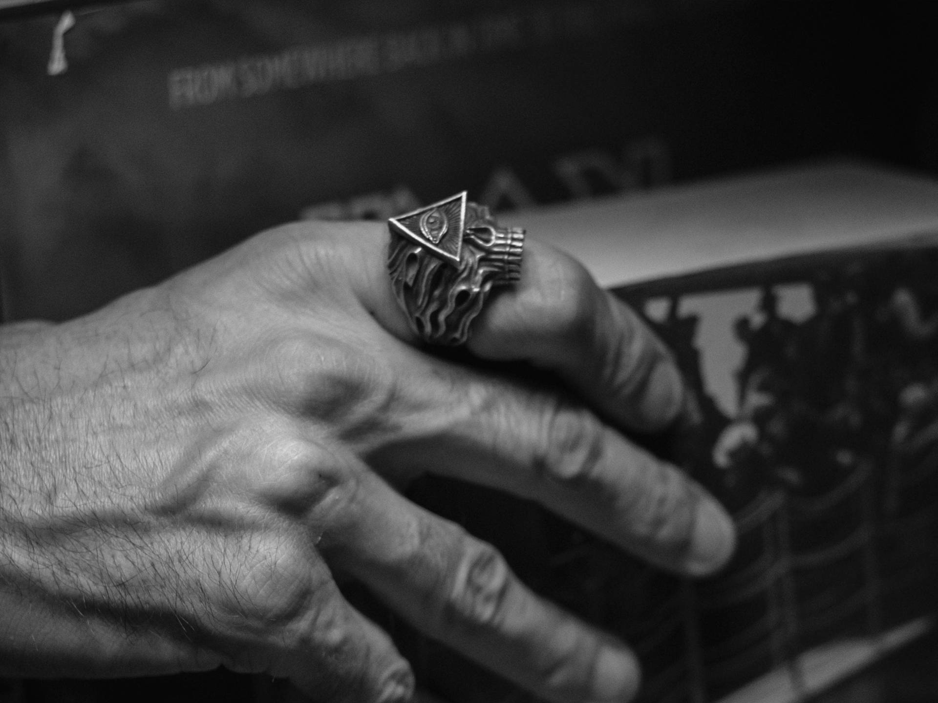 Auge Der Vorsehung Auf Schädel Handgefertigter Sterling Silber Herren Ring, Illimunati Symbol Schmuck von BySilverStone