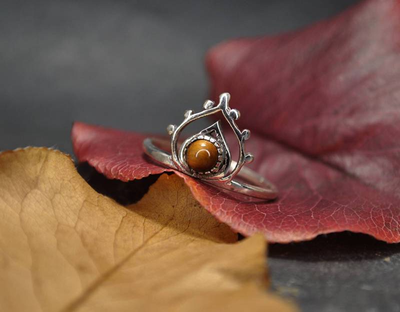 Handgemachte Sterling Silber Edelstein Blume Ring von BySinuhe