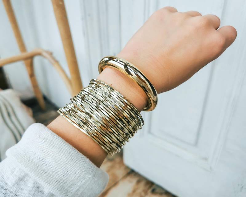 Breites Gold Armband - Draht Gewickelt Manschette Multi Strang Armbänder Für Frauen Brutalist Breites Gold Armband - Draht Gewickelt Manschette Multi Strang Armbänder Für Frauen Brutalist von BySinuhe