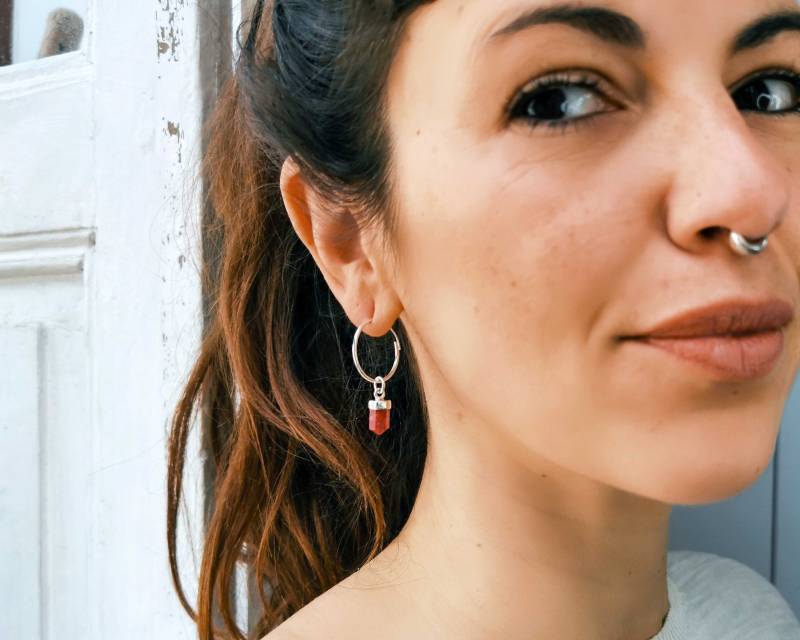 Edelstein-Punktohrringe - Sterling Silber-Creolen Mit Baumelnden Edelsteinen Rubin, Bergkristall Und Aventurin-Punkte in 925Er von BySinuhe