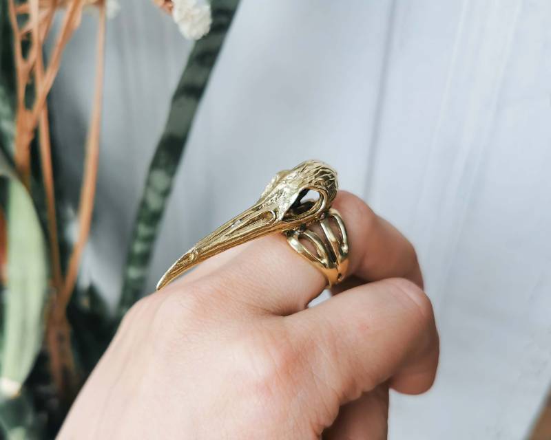 Vogel Schädel Ring - Gothic Edgy Tierschädel Goldener Rabe Krähenkopf Skelett von BySinuhe
