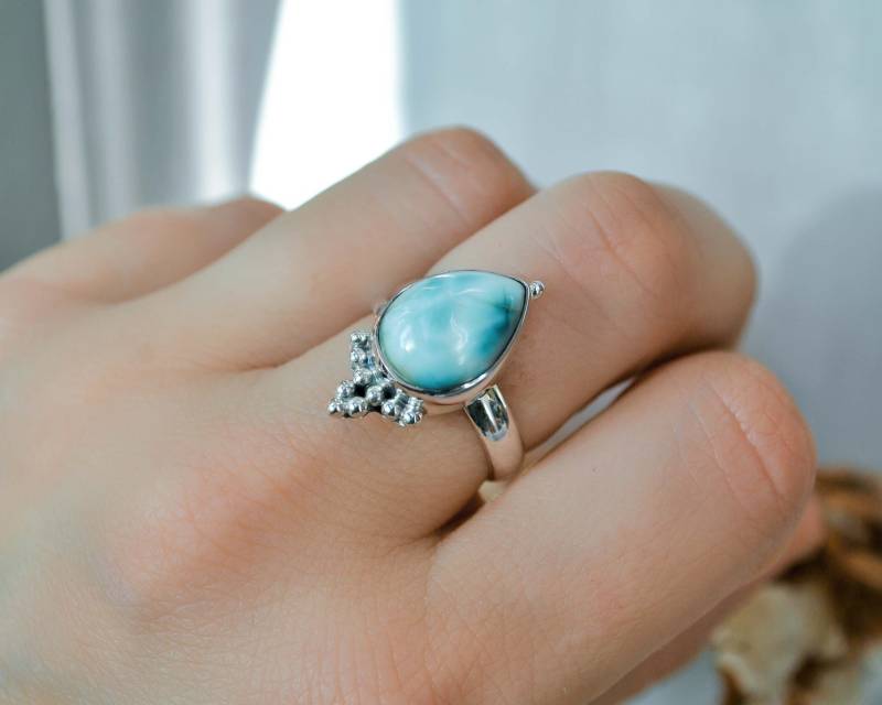 Sterling Silber Ring Natürlicher Larimar Tear Drop Stone von BySinuhe