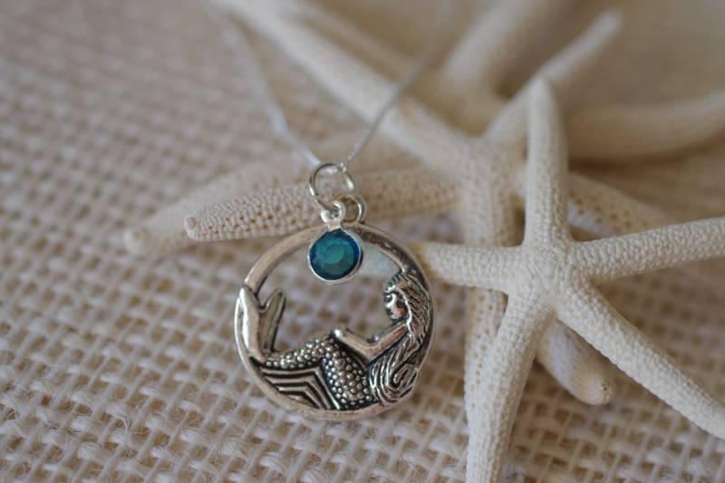 Eine Meerjungfrau Schläft Hier Halskette - Meerjungfrau-Schmuck Anpassen von ByTheSeashoreDecor