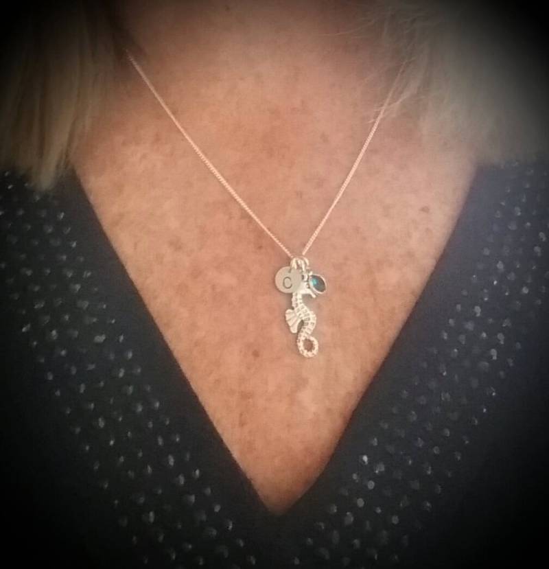 Seepferdchen-Charm Halskette - Personalisierte Charme Angepasst von ByTheSeashoreDecor