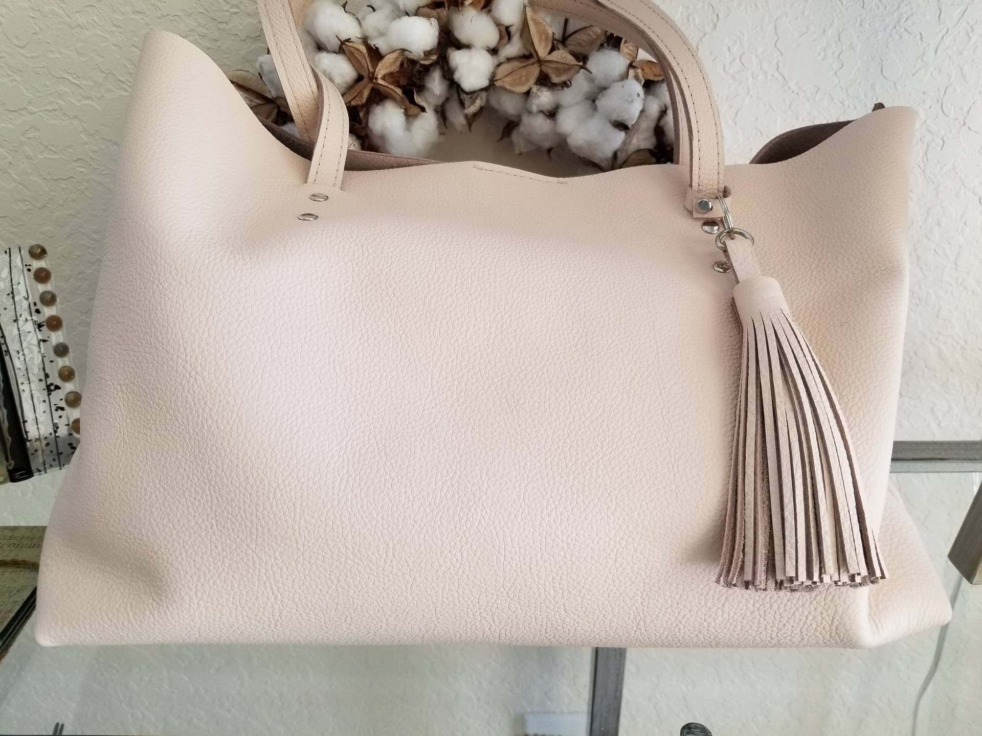 Süße Blush Farbigen Leder-Einkaufstasche. So Dass Luscious, Weiche Blass Rosa Top-Grain Leder Kies, Unterteilt Eine Innere Tasche, Magnetverschluss Süße Blush Farbigen Leder-Einkaufstasche. So Dass Luscious, Weiche Blass Rosa Top-Grain Leder Kies, Unterteilt Eine Innere Tasche, Magnetverschluss von ByTheShoresDesigns