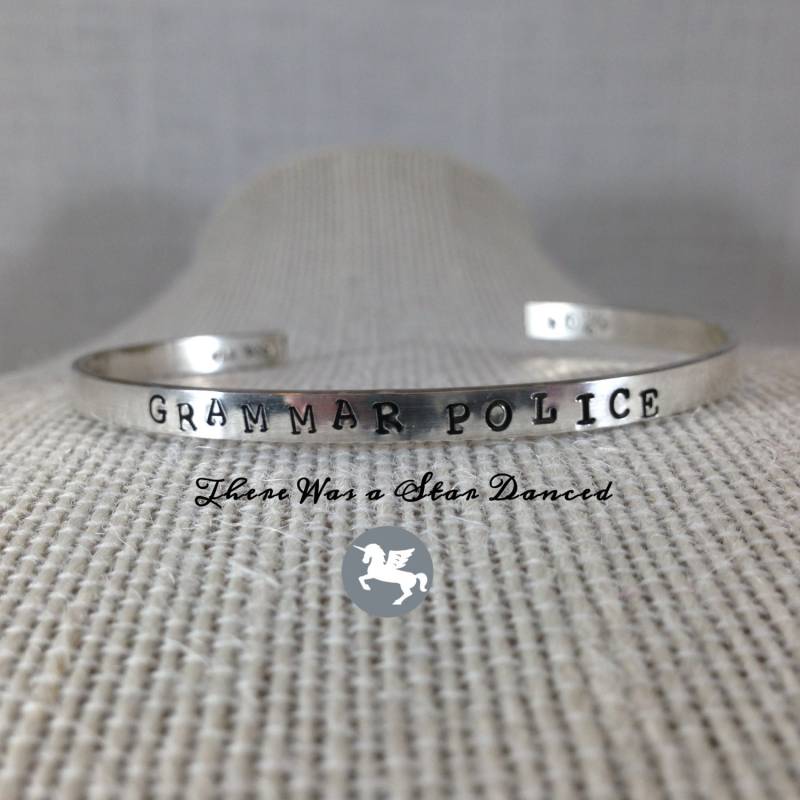 Grammatikpolizei - Manschettenarmband Aus Sterlingsilber .935 Argentium Grammatikpolizei - Manschettenarmband Aus Sterlingsilber .935 Argentium von ByTheStar