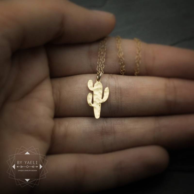 Kaktus Halskette Winzigen Zierlichen Gold Charme Anhänger von ByYaeli
