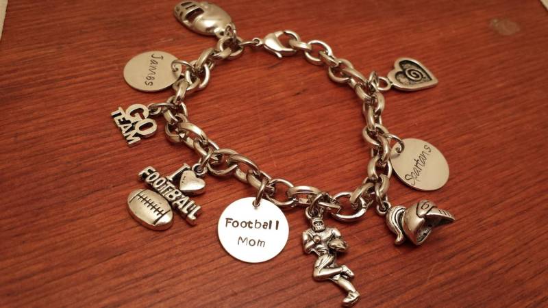 Fußball Mama Charm Armband, Sport Mama, Ich Liebe Fußball, Team Mom Geschenk, Hand Gestempelt Personalisiert Little League Armband von ByalittlebitofFaith