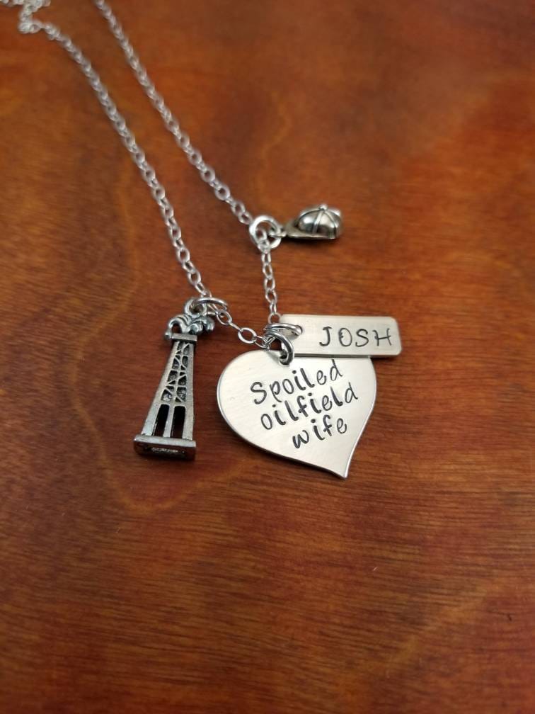 Handgestempelte Personalisierte Ölfeld Frau Halskette, Oilfield Trash, Sterling Silber Herz Schmuck, Hitch Life, Auf Einem Rig, Derrick von ByalittlebitofFaith