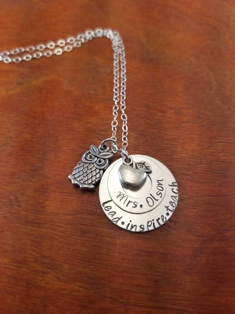 Lehrer Halskette, Blei Inspirieren Lehren, Geschenk Zum Jahresende, Wertschätzung Schmuck, Sterling Silber, Hand Gestempelte Personalisierte von ByalittlebitofFaith