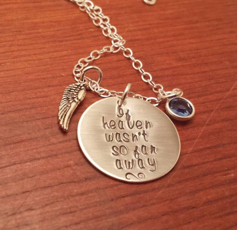 Personalisierte-Denkmal-Verlust Von Geliebten Ein-Himmel Weit Weg-Engel Flügel-Eltern-Erinnerung-Hand Gestempelt-Sympathie Geschenk-Ehegatte-Tod-In von ByalittlebitofFaith