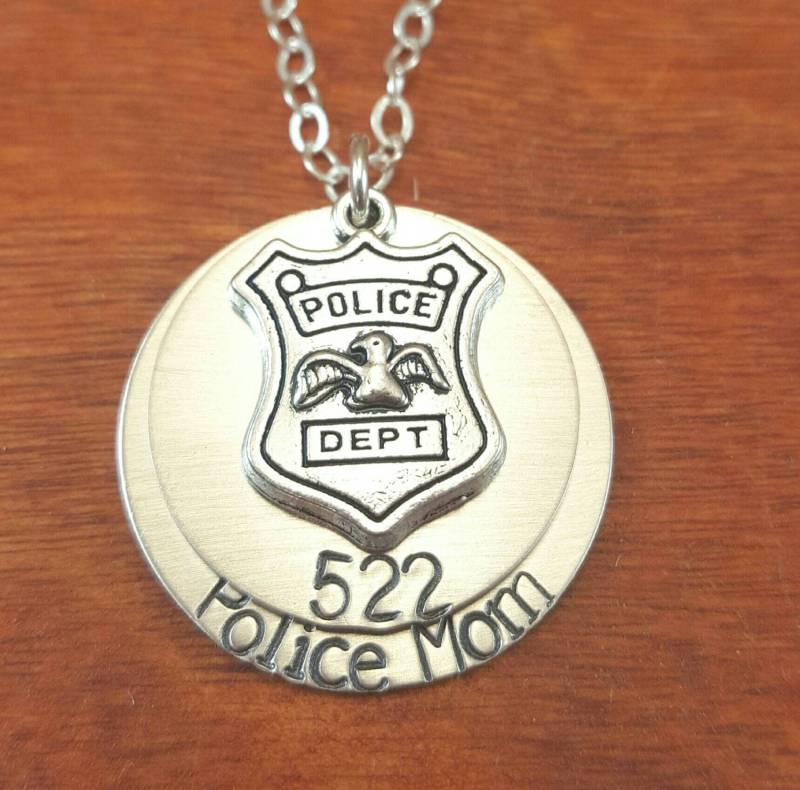 Polizei Mom Halskette, Frau Dünne Blaue Linie Geschenk, Hand Gestempelt Personalisierte Strafverfolgung Halten Ihn Sicher Mein Held von ByalittlebitofFaith
