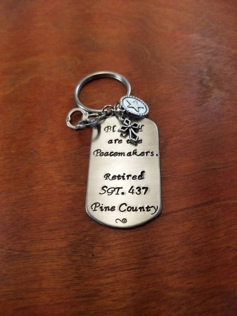 Ruhestand Schlüsselanhänger, Gesegnete Friedensstifter, Sheriff Matthew 5 9, Polizist Halten Sie Sicher, Hand Gestempelt Personalisierte von ByalittlebitofFaith