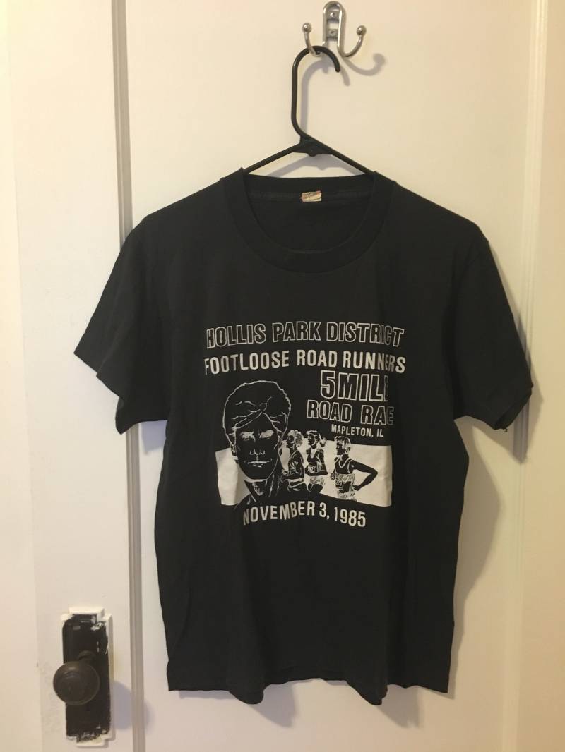 1985 Läufer Shirt von BygoneApparel