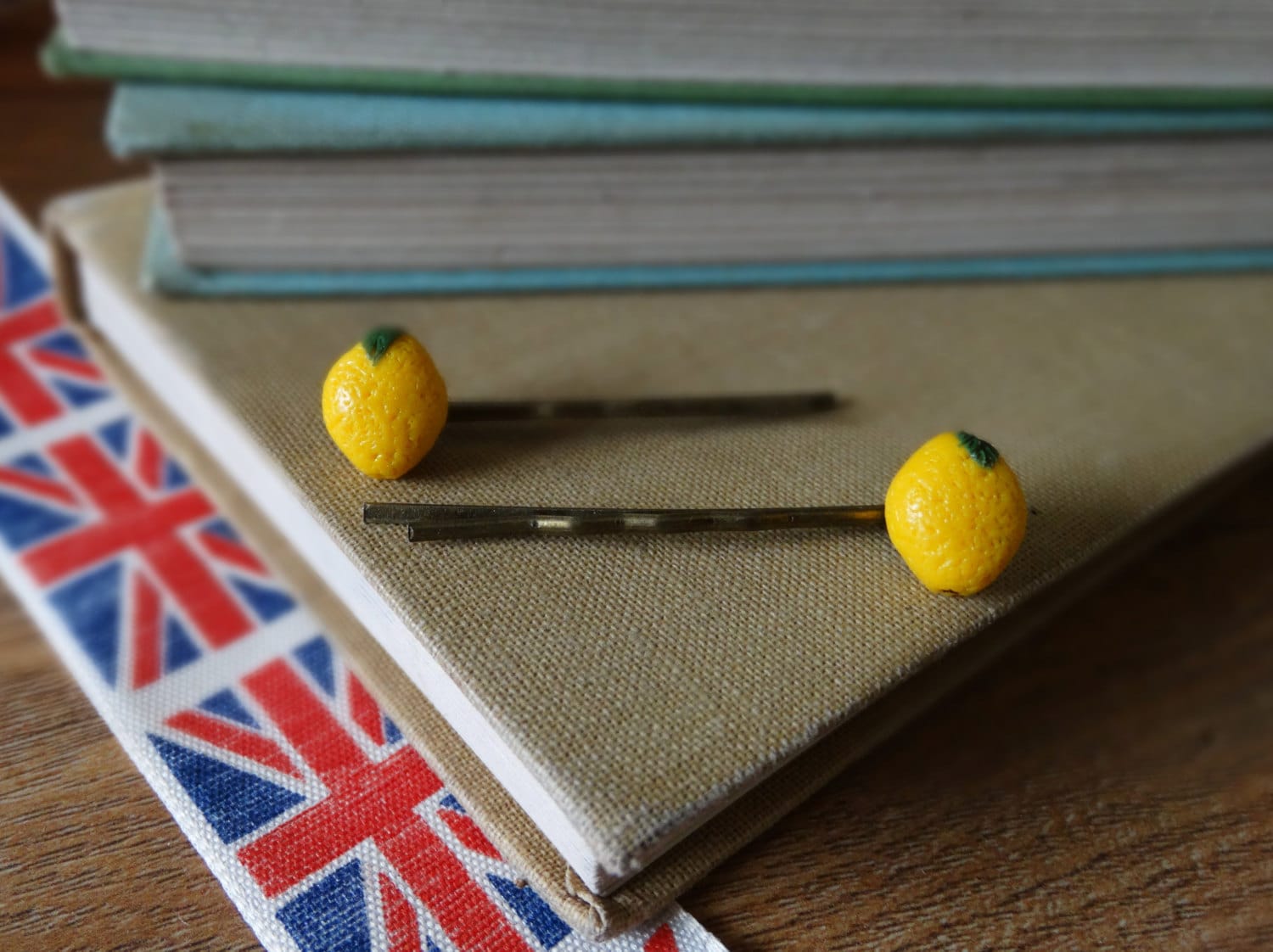 By The Shed Zitrone Frucht Gelb Haar Griffe - Garten Gemüse Zitrus Geschenk Einzigartiges Bobby Pins Kirby Gartenarbeit By The Shed Zitrone Frucht Gelb Haar Griffe - Garten Gemüse Zitrus Geschenk Einzigartiges Bobby Pins Kirby Gartenarbeit von BytheShed