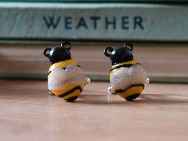 Hummel Manschettenknöpfe Versilbert, Polymer Clay, Gartenstil - Am Schuppen von BytheShed