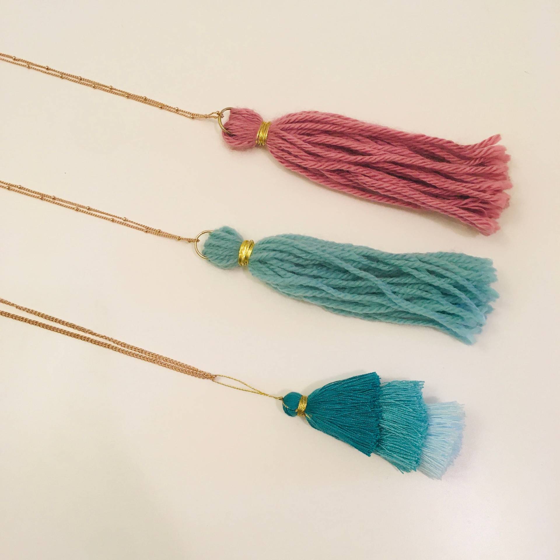 Garn Quaste Halskette Hand Gesponnene Quaste, Langer Anhänger Garn Quaste Halskette Hand Gesponnene Quaste, Langer Anhänger von BytownBijou