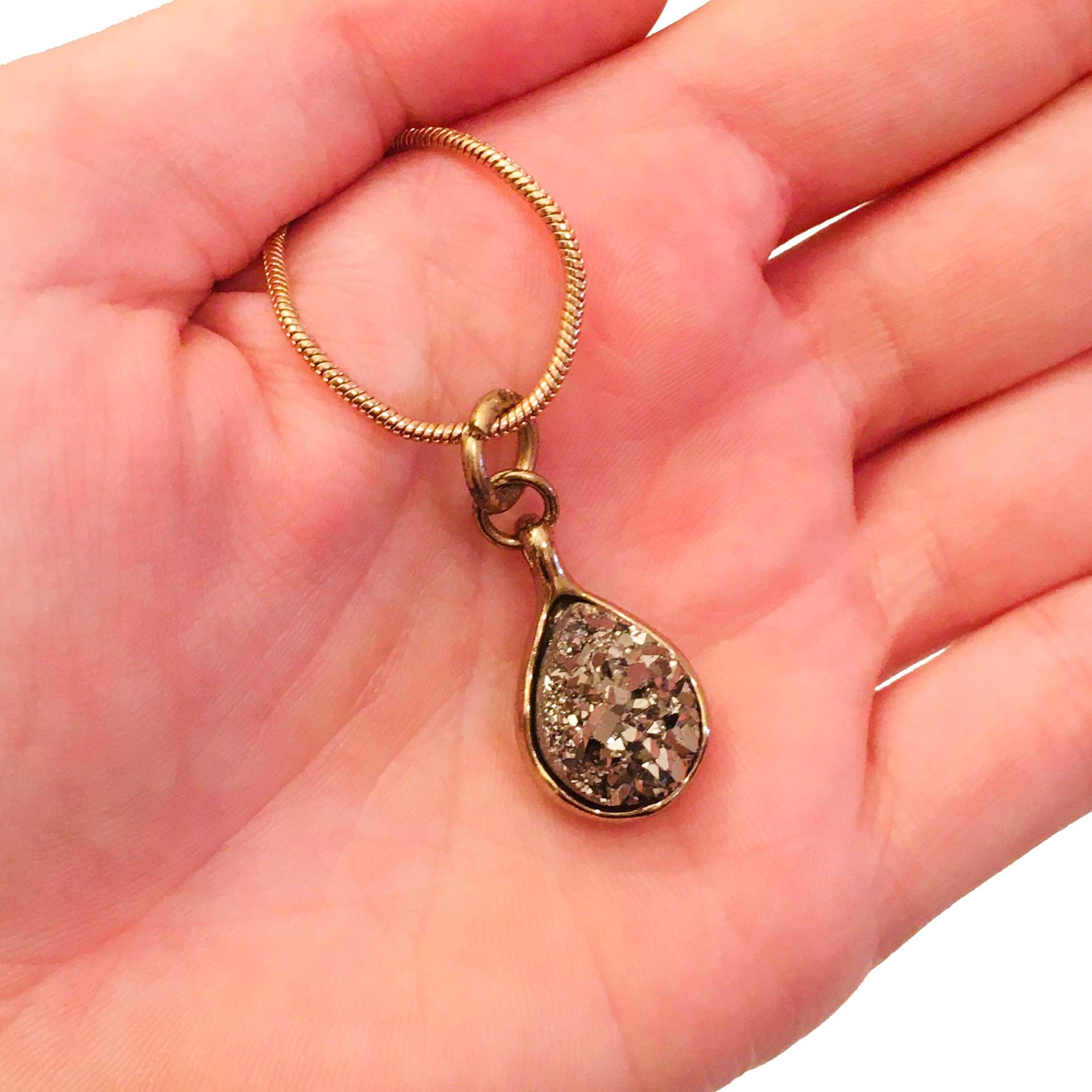 Tropfen Druzy Anhänger Halskette Verstellbare Goldkette Tropfen Druzy Anhänger Halskette Verstellbare Goldkette von BytownBijou