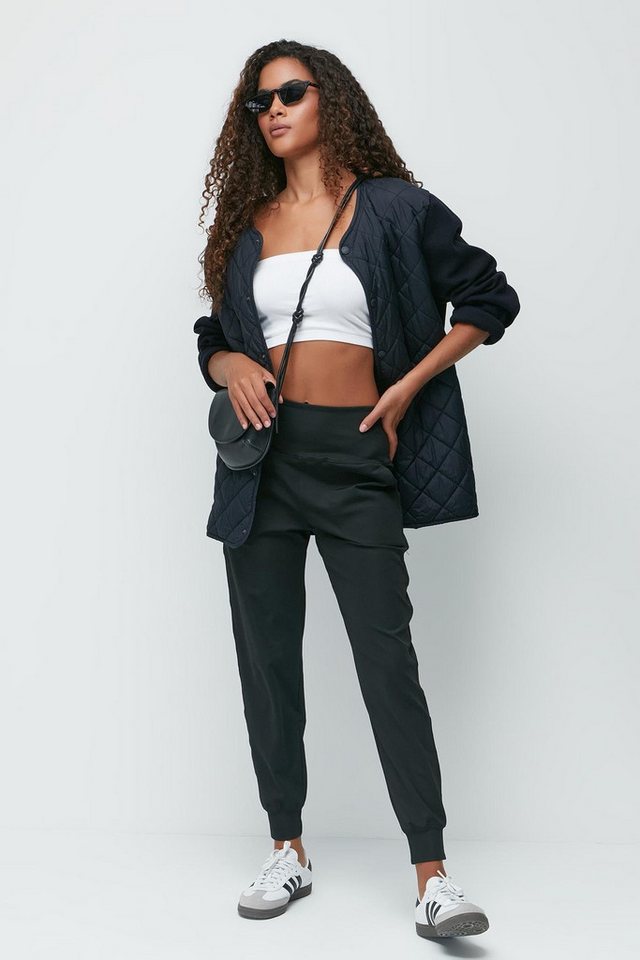 C&CITY Pyjama Hochtaillierte Jogger-Sweatpants mit Bündchen von C&CITY