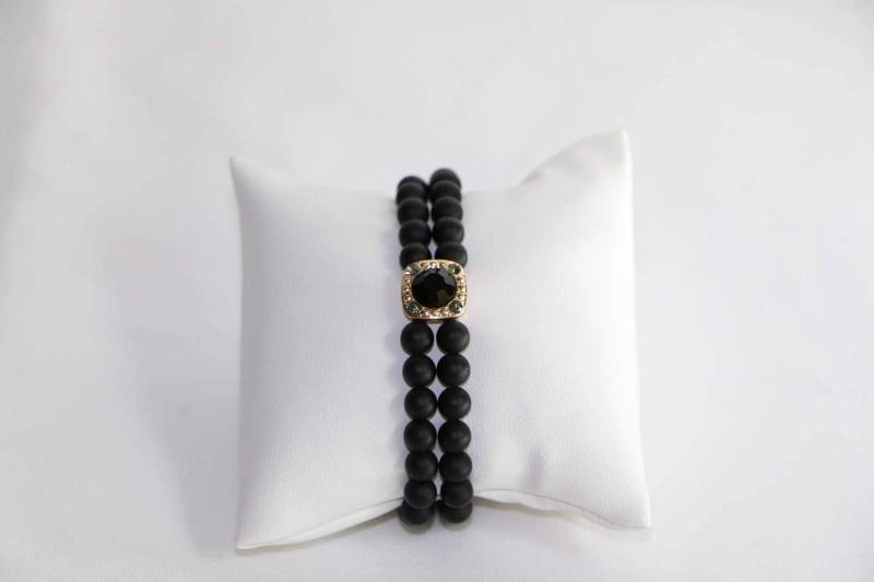 Tiefschwarz Und Rauch Swarovski Crystal Gold Gefüllt Charme Einer Doppelten Stretch Perlenarmband Entlang W/Eine Quaste Tiefschwarz Und Rauch Swarovski Crystal Gold Gefüllt Charme Einer Doppelten Stretch Perlenarmband Entlang W/Eine Quaste von C9Jewelry