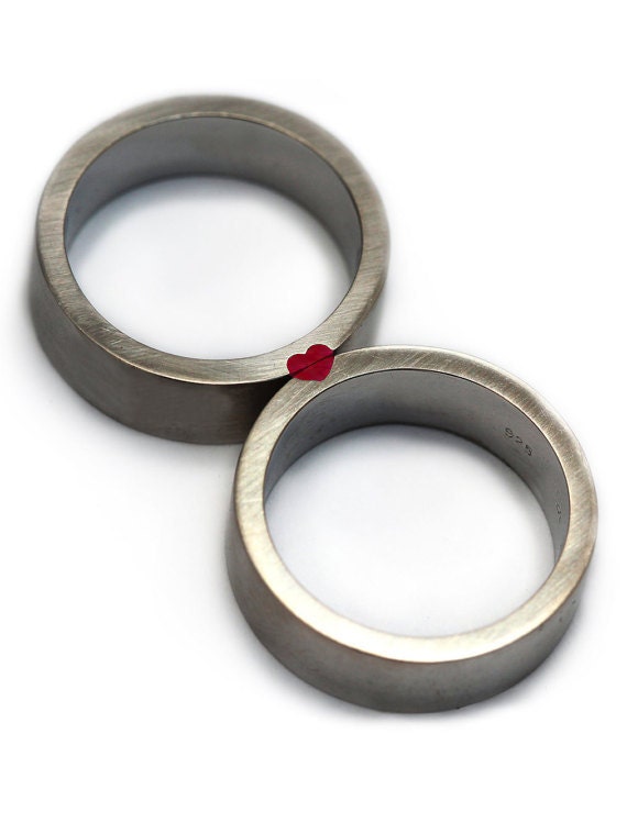 Passende Eheringe Set Seine Und Ihre, Hochwertige Sterling Silber Männer Eheringe, Rotes Herz Liebe Ring von CADIjewelry