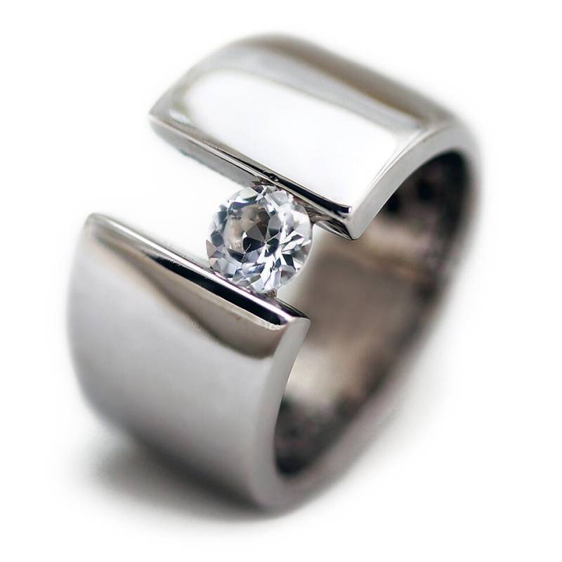 Solitär Verlobungsring Mit Weißem Topas in Exklusiver Schmuckfassung Ringschiene Weiß, Gelb - Oder Roségold von CADIjewelry