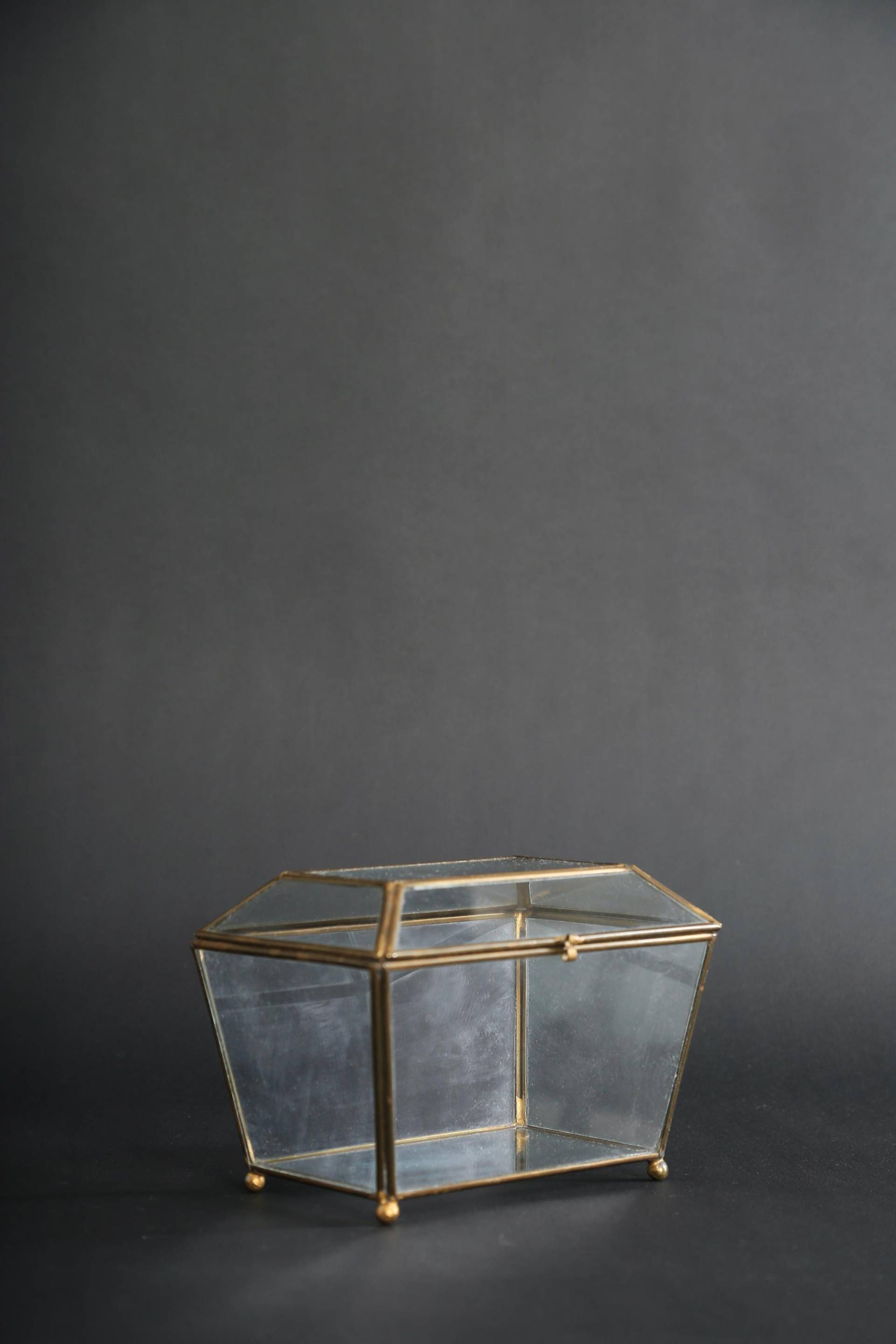 Antike Glas + Messing Schmuckschatulle von CALIVINTAGEUSA