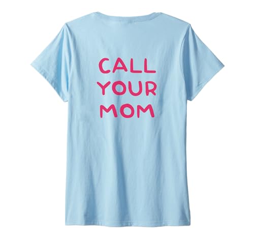 Damen CALL YOUR MOM - Love Mama MAMI #MOMLIFE MOM LIFE - Backprint T-Shirt mit V-Ausschnitt Damen CALL YOUR MOM - Love Mama MAMI #MOMLIFE MOM LIFE - Backprint T-Shirt mit V-Ausschnitt von CALL YOUR MOM X Ruf deine Mutter an - Mama Liebe