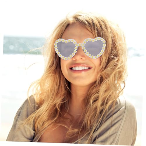 CALLARON Herzförmige Party sonnenbrille mit Blumenrahmen Trendige UV schutz Sonnenbrille für Damen und Herren Stylische Beach Festbrille für Geburtstag Halloween Fotoshooting CALLARON Herzförmige Party sonnenbrille mit Blumenrahmen Trendige UV schutz Sonnenbrille für Damen und Herren Stylische Beach Festbrille für Geburtstag Halloween Fotoshooting von CALLARON