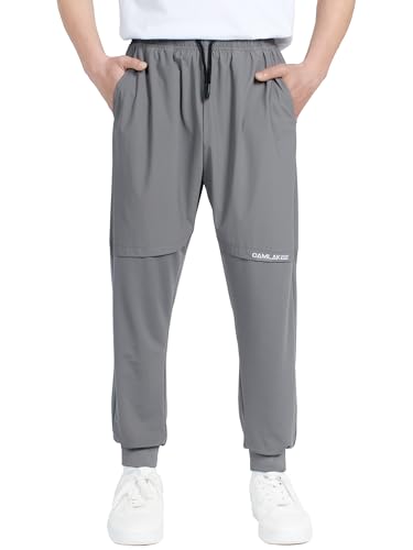CAMLAKEE Jungen Trainingshose Kinder Sporthose Fußballhose Jungs Sommerhose Jogger Hosen mit Elastische Taille Grau DE:122-128 (Herstellergröße 130) von CAMLAKEE