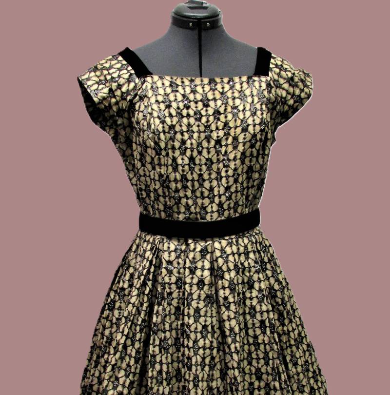 Sale Vintage 1950Er 60Er Jahre Kleid Alex Colman Party Mit Strasssteinen Schwarz & Beige Print Samtbesatz Midcentury Scrollen Sie Nach Unten Für von CAOLEiheartvintage