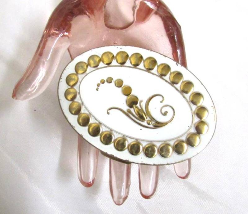 Vintage 1930's Powder Compact Rex Fifth Avenue Oval Weiße Emaille & Goldfarbenes Blumenmotiv Blättern Sie Nach Unten Für Details von CAOLEiheartvintage