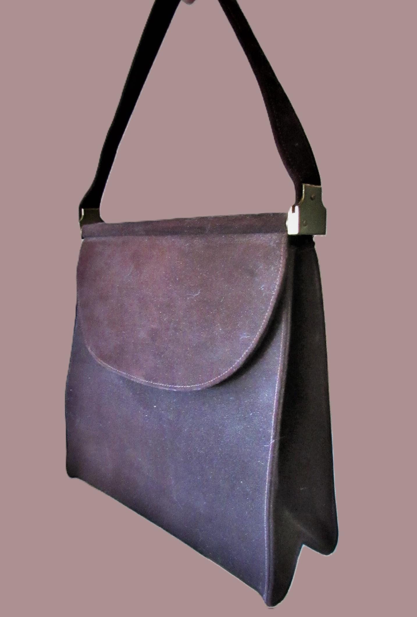 Vintage 1950 60 "S Handtasche Schokolade Braun Wildleder Fulco Prov. R. I. Mid Century Kelly Style Geldbörse Scrollen Sie Nach Unten Für Details." von CAOLEiheartvintage