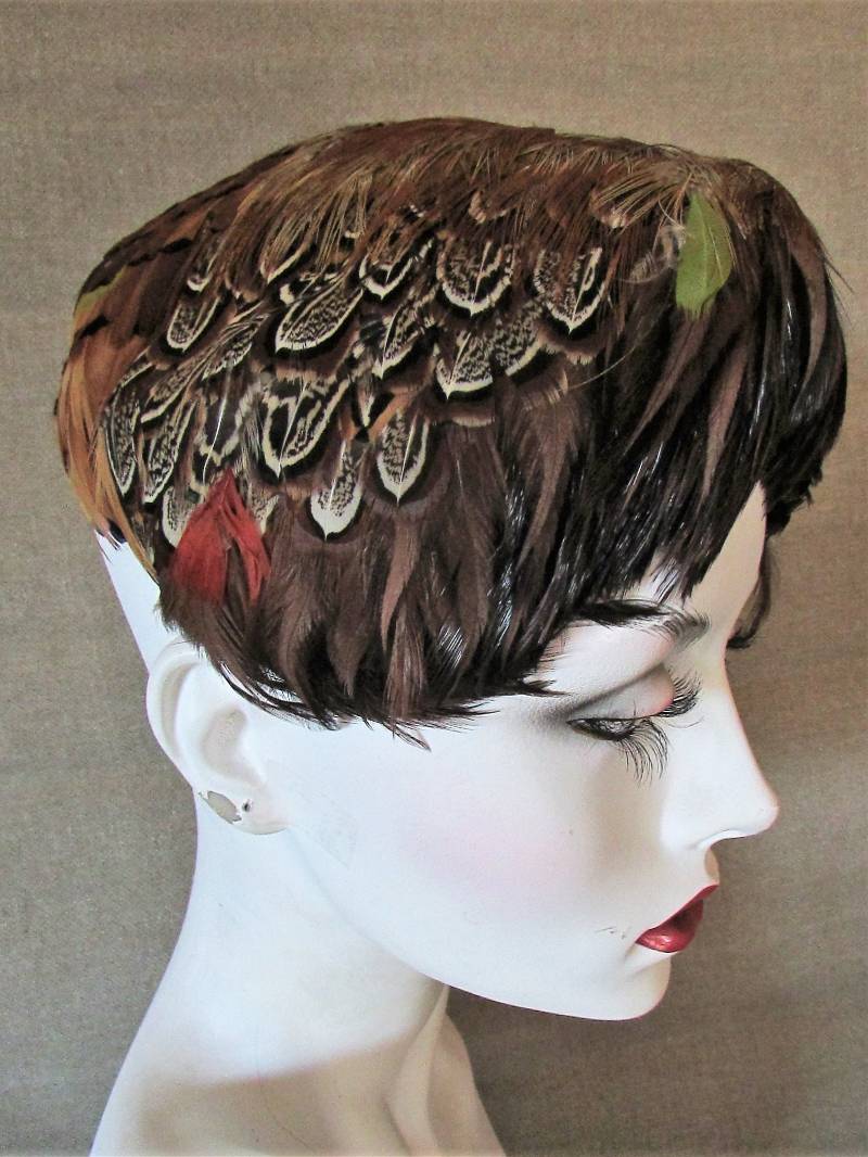Vintage 1950Er 60Er Hut Feder Fasan Federn Mid Century Couture Braun Rost N Weiß Gespitzte Federkappe Blättern Sie Nach Unten Für Details von CAOLEiheartvintage
