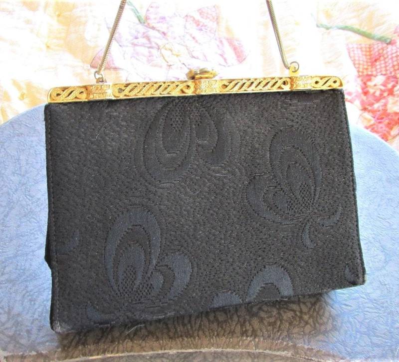 Vintage 1960 Handtasche Schwarze Brokat-Clutch Abendtasche Gold-Ton-Rahmen-Cabrio-Kette Midcentury Made By Garay Scrollen Sie Nach Unten Für Details von CAOLEiheartvintage